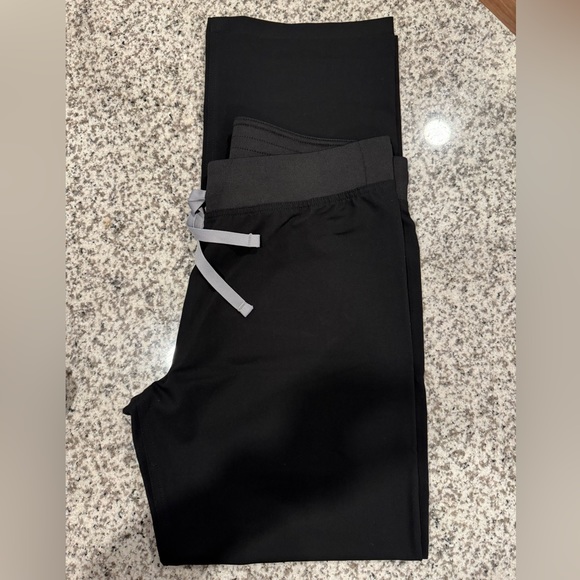 FIGS Livingston Basic Scrub Pants size small - Picture 1 of 1